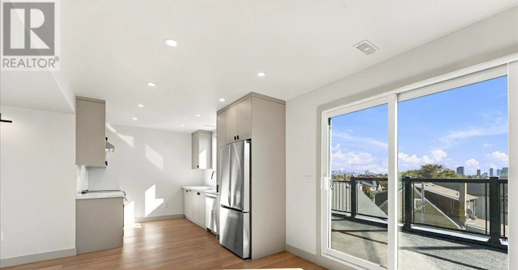3-113 Hatherley Road, Toronto, ON, M6E 1W4 - 9