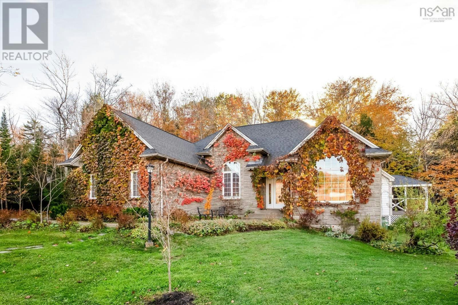 1196 Elise Victoria Drive, Windsor Junction, NS, B2T 1L7