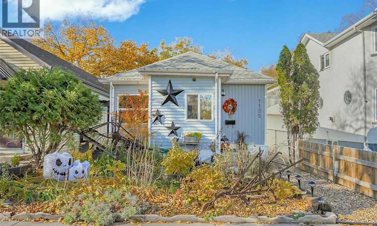 1135 K Avenue S