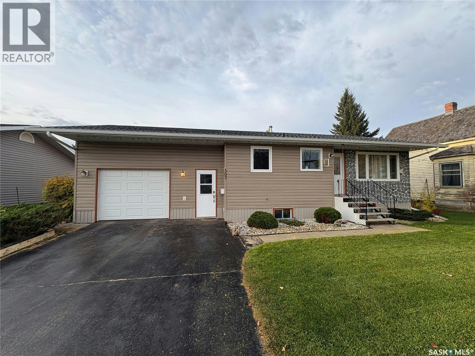 307 Carl Avenue E, Langenburg, SK, S0A 2A0