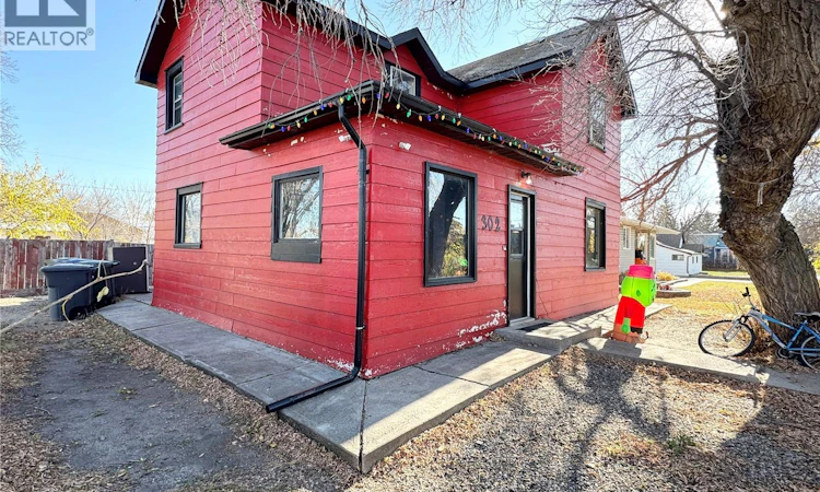 302 3rd Street E