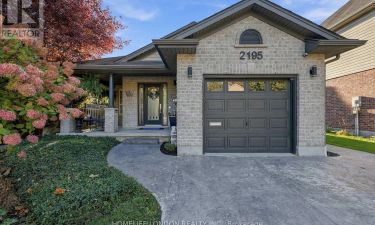 2195 Thornicroft Crescent E