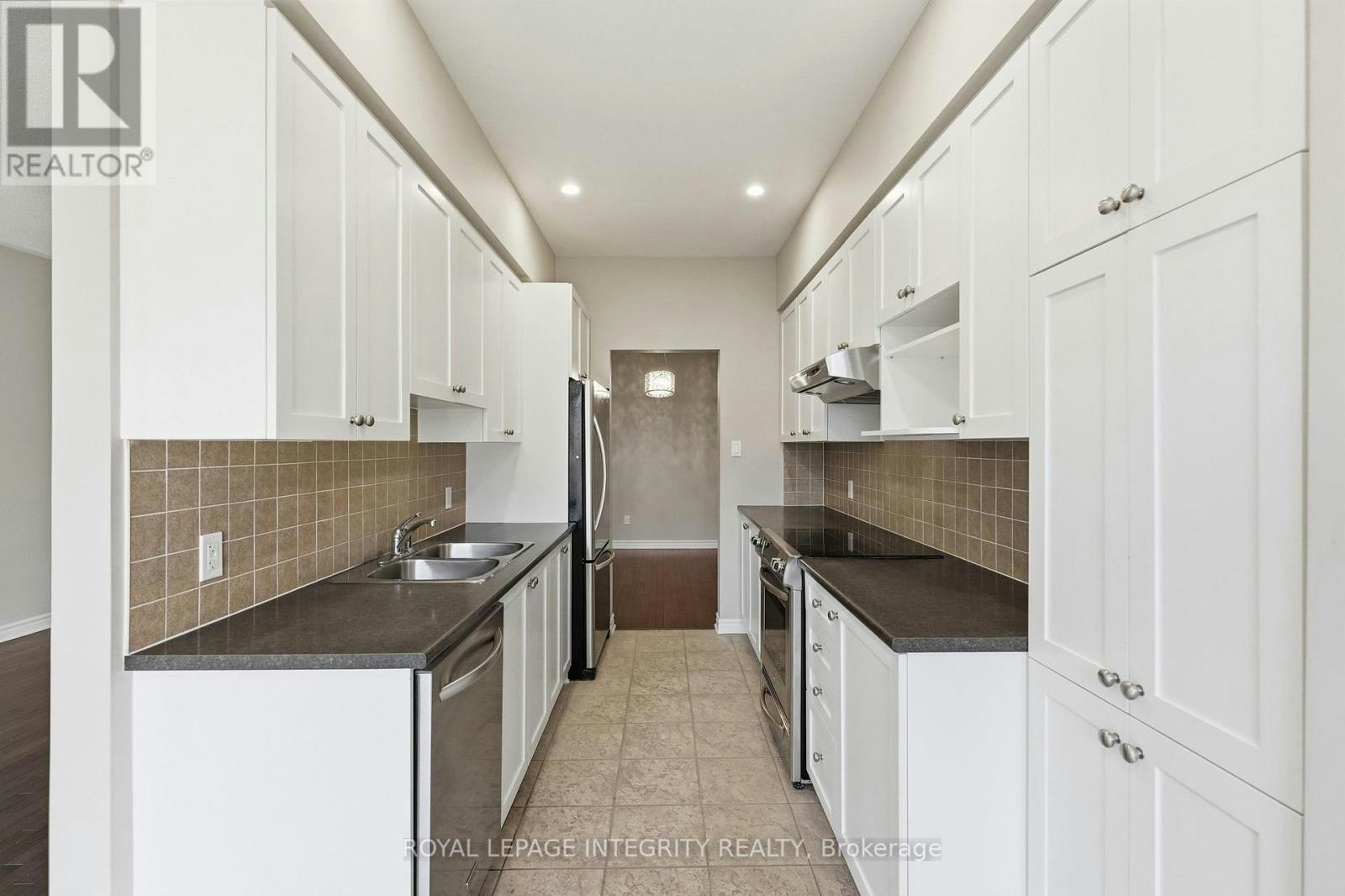 222 Maxwell Bridge Road, Ottawa, ON, K2W 0B7 - 9