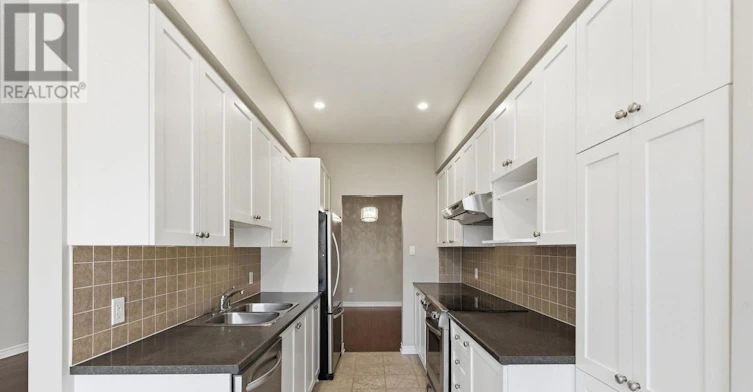 222 Maxwell Bridge Road, Ottawa, ON, K2W 0B7 - 9