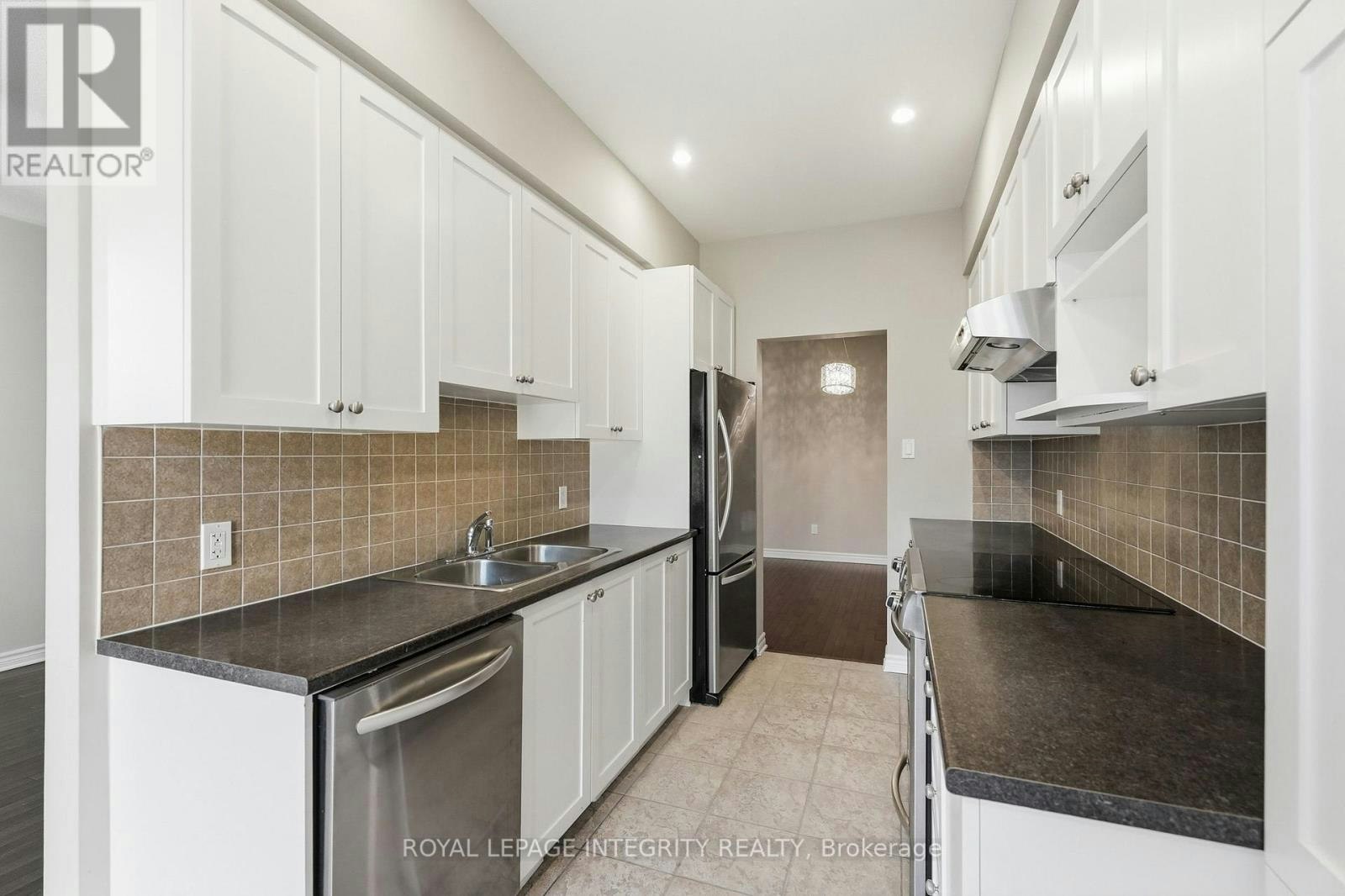 222 Maxwell Bridge Road, Ottawa, ON, K2W 0B7 - 10