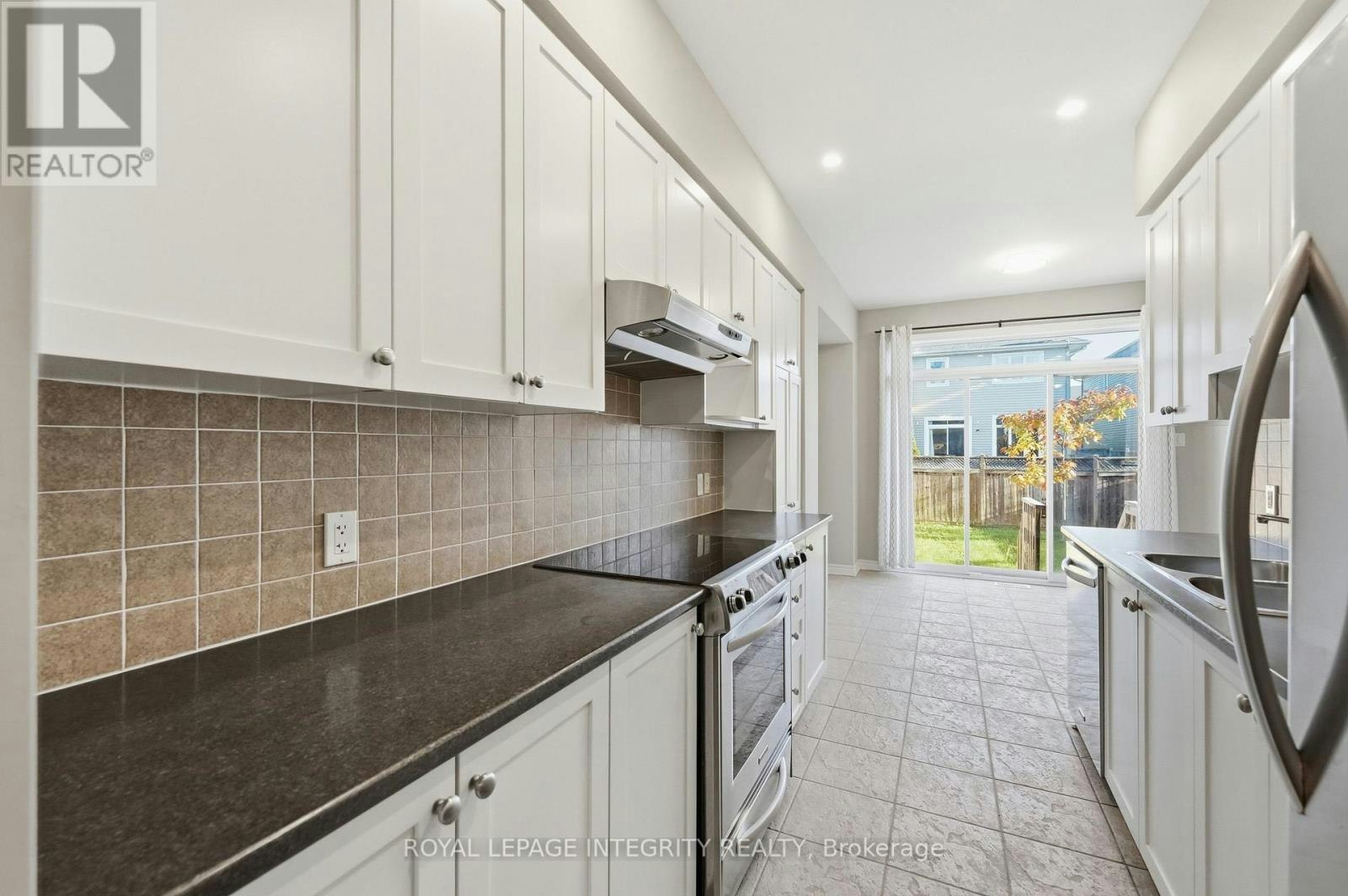 222 Maxwell Bridge Road, Ottawa, ON, K2W 0B7 - 8