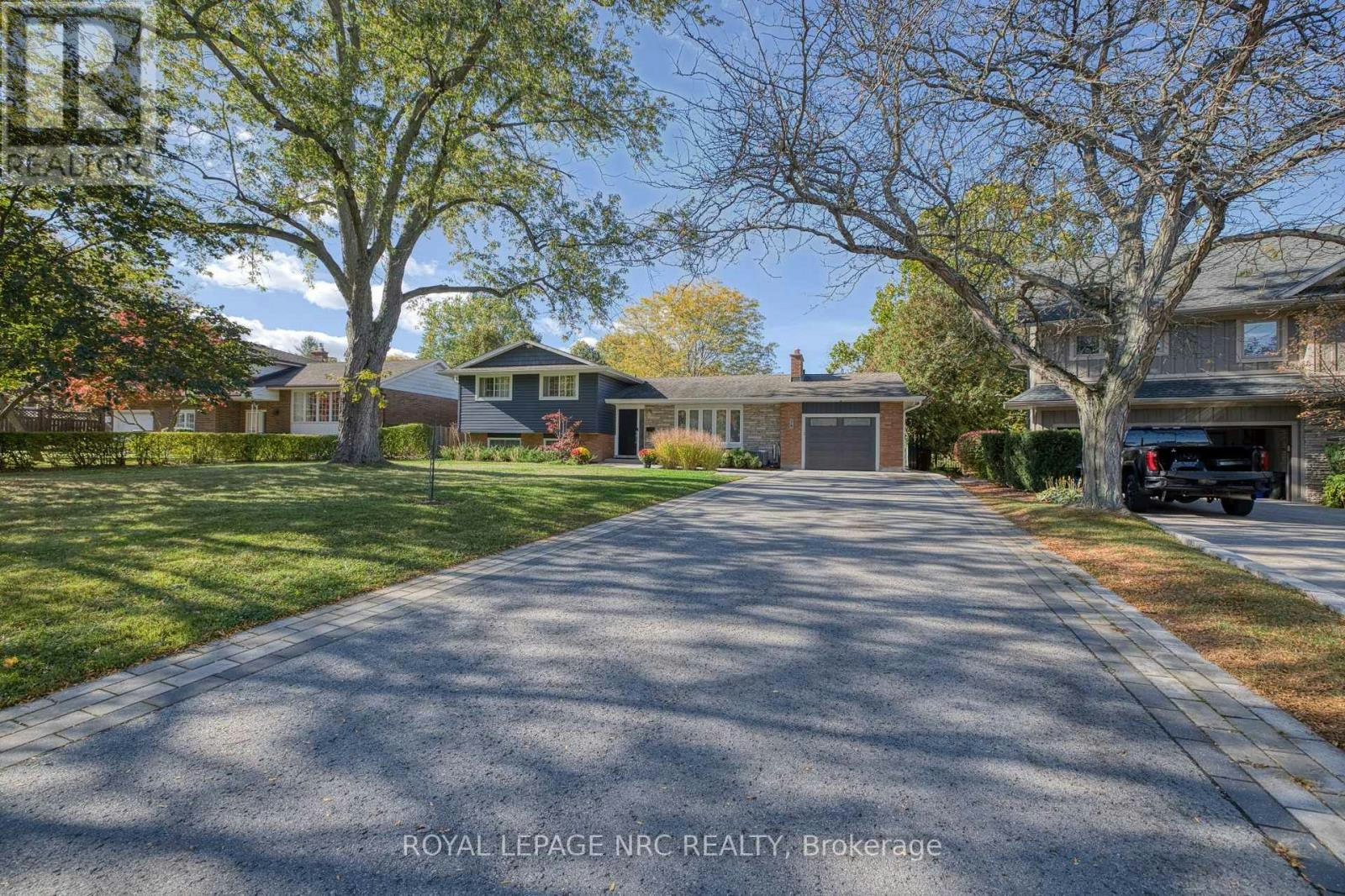 16 Woodington Crescent, St. Catharines, ON, L2T 3T7