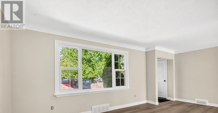 8 Pearce Avenue, St. Catharines, ON, L2M 2L8 - 5
