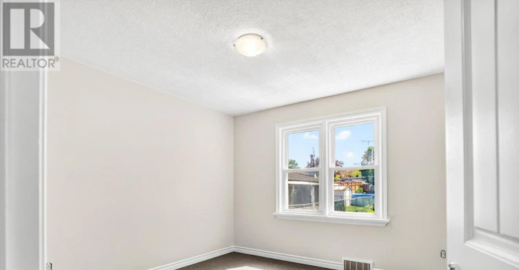 8 Pearce Avenue, St. Catharines, ON, L2M 2L8 - 17