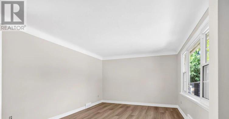 8 Pearce Avenue, St. Catharines, ON, L2M 2L8 - 6