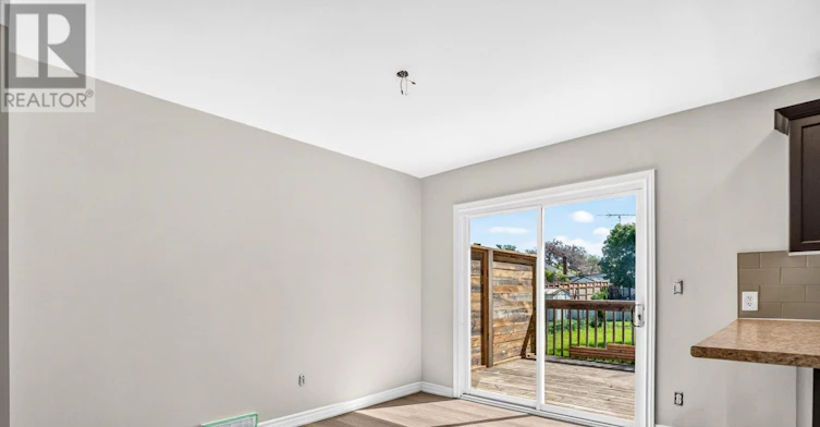 8 Pearce Avenue, St. Catharines, ON, L2M 2L8 - 14