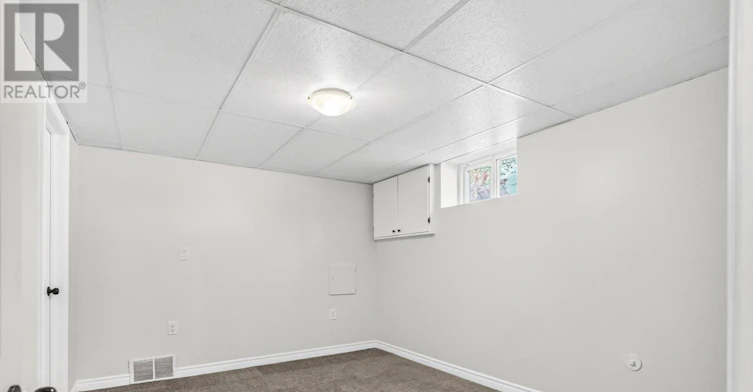 8 Pearce Avenue, St. Catharines, ON, L2M 2L8 - 25