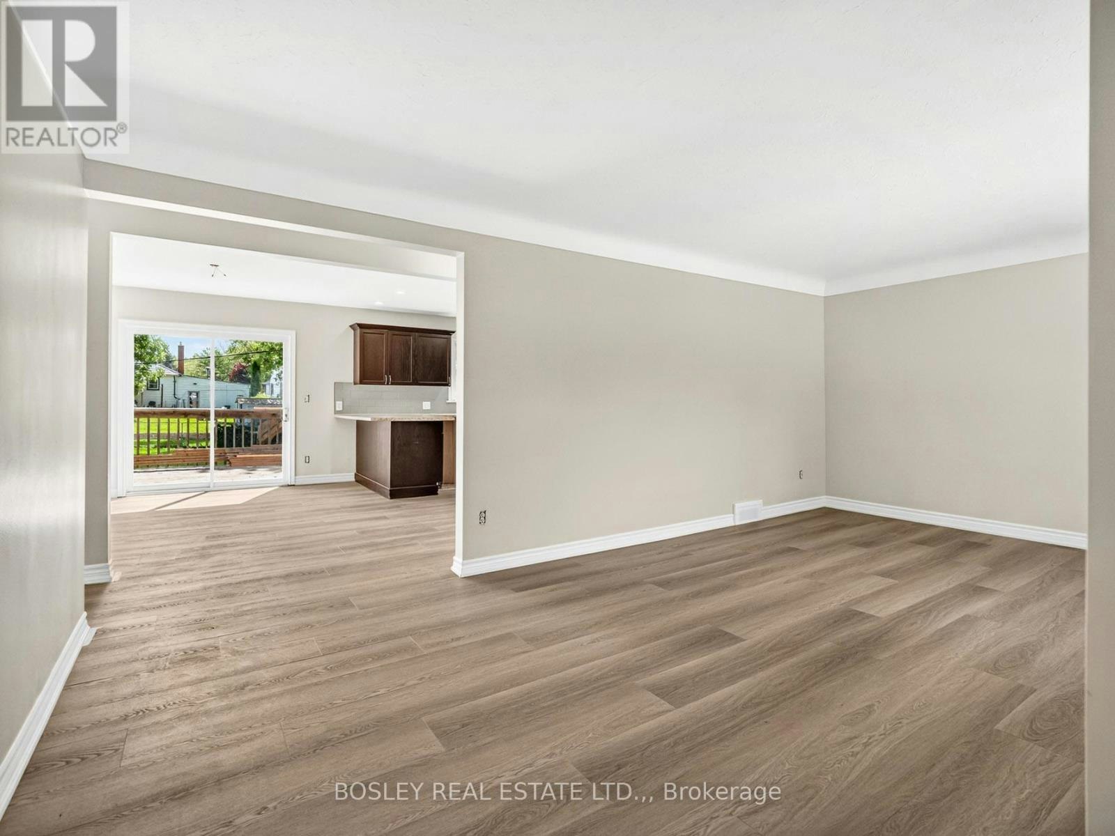 8 Pearce Avenue, St. Catharines, ON, L2M 2L8 - 7