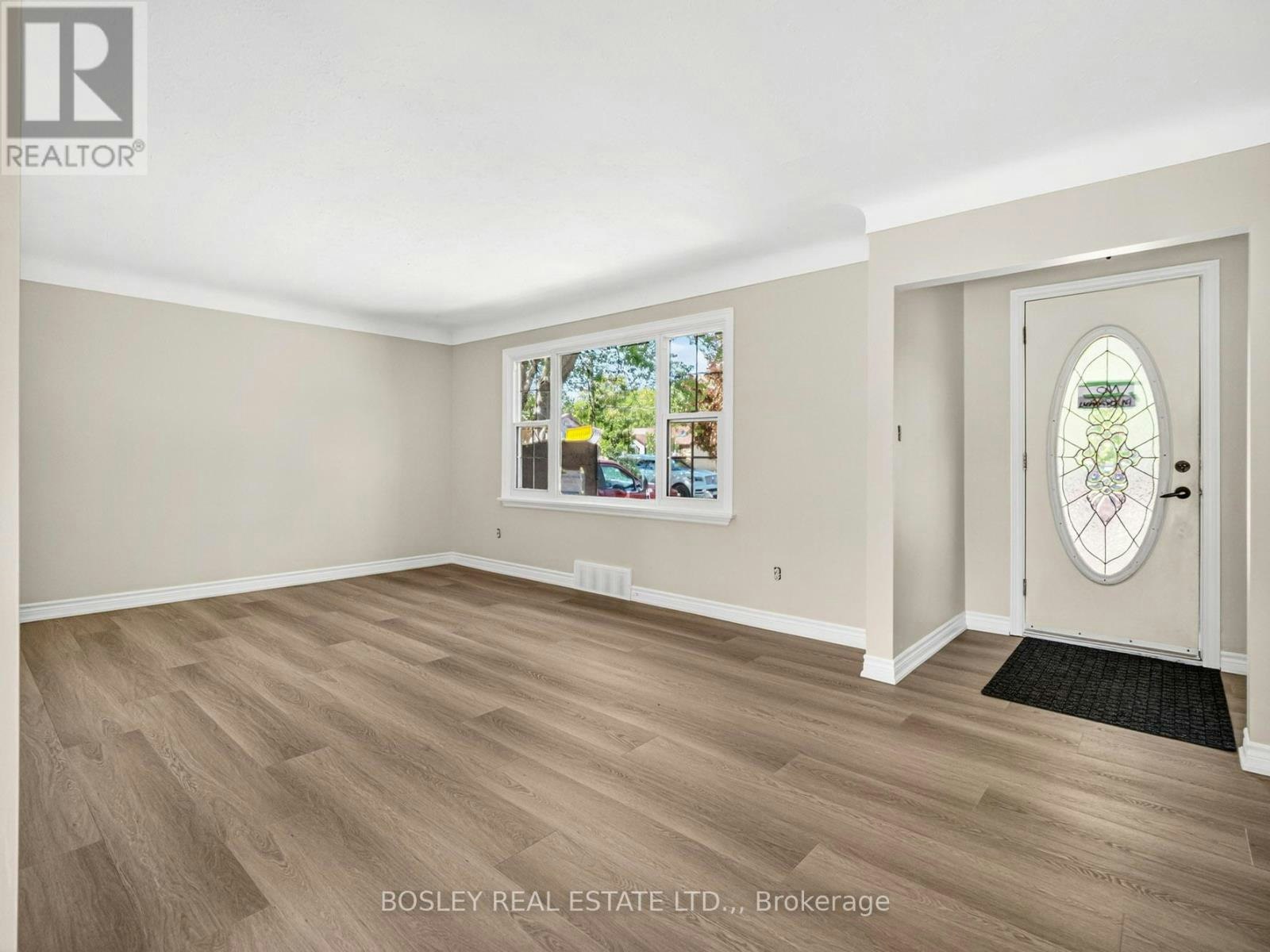 8 Pearce Avenue, St. Catharines, ON, L2M 2L8 - 4