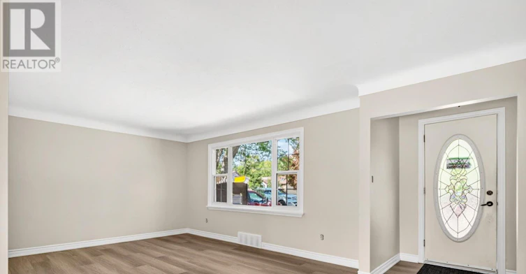 8 Pearce Avenue, St. Catharines, ON, L2M 2L8 - 4