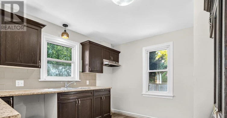 8 Pearce Avenue, St. Catharines, ON, L2M 2L8 - 12
