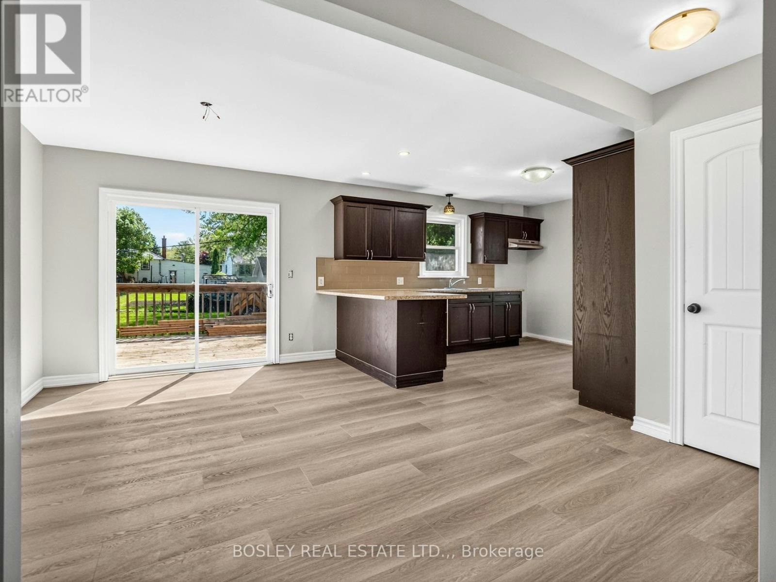 8 Pearce Avenue, St. Catharines, ON, L2M 2L8 - 8