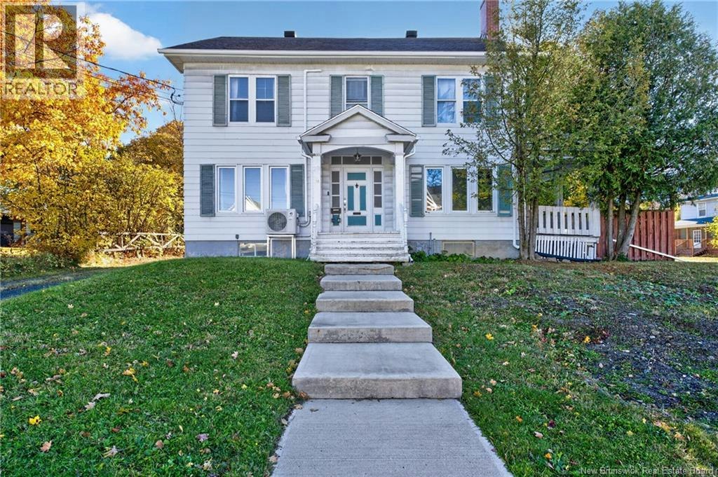 28 Dufferin Street, Campbellton, NB, E3N 2N2