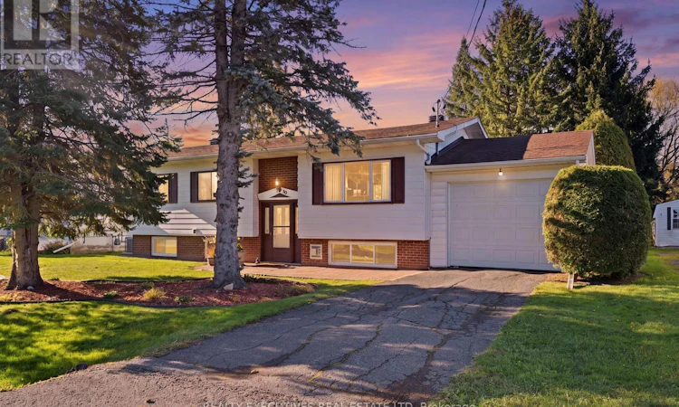 46 Chesterville Thompson Road
