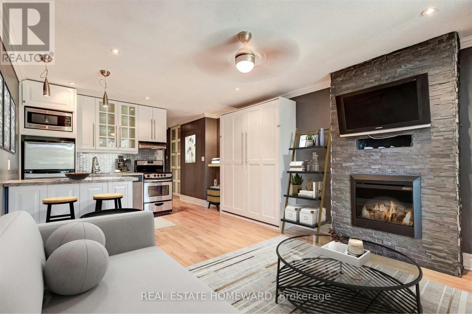 322-123 Woodbine Avenue, Toronto, ON, M4L 3V8 - 9