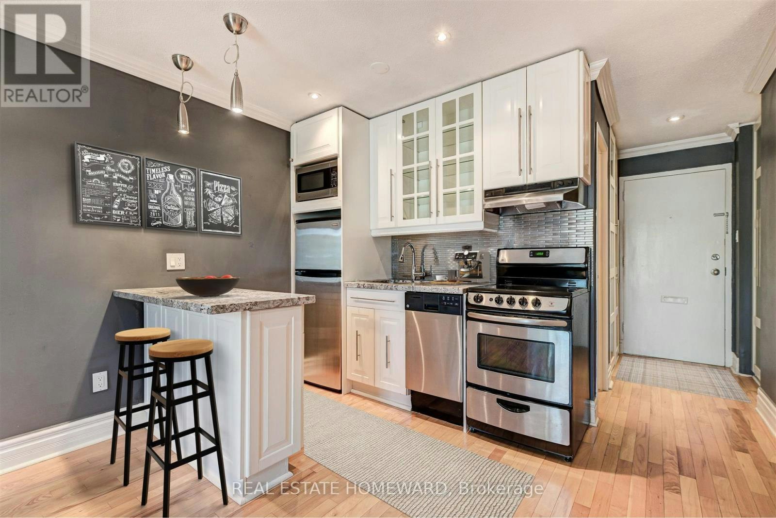 322-123 Woodbine Avenue, Toronto, ON, M4L 3V8 - 4