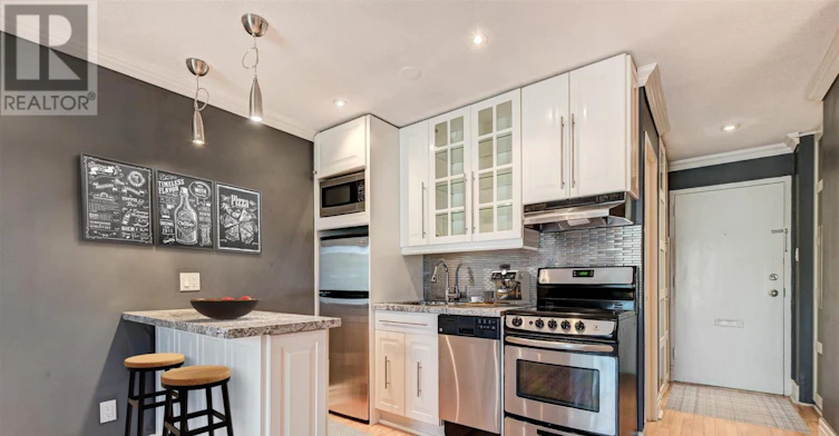 322-123 Woodbine Avenue, Toronto, ON, M4L 3V8 - 4