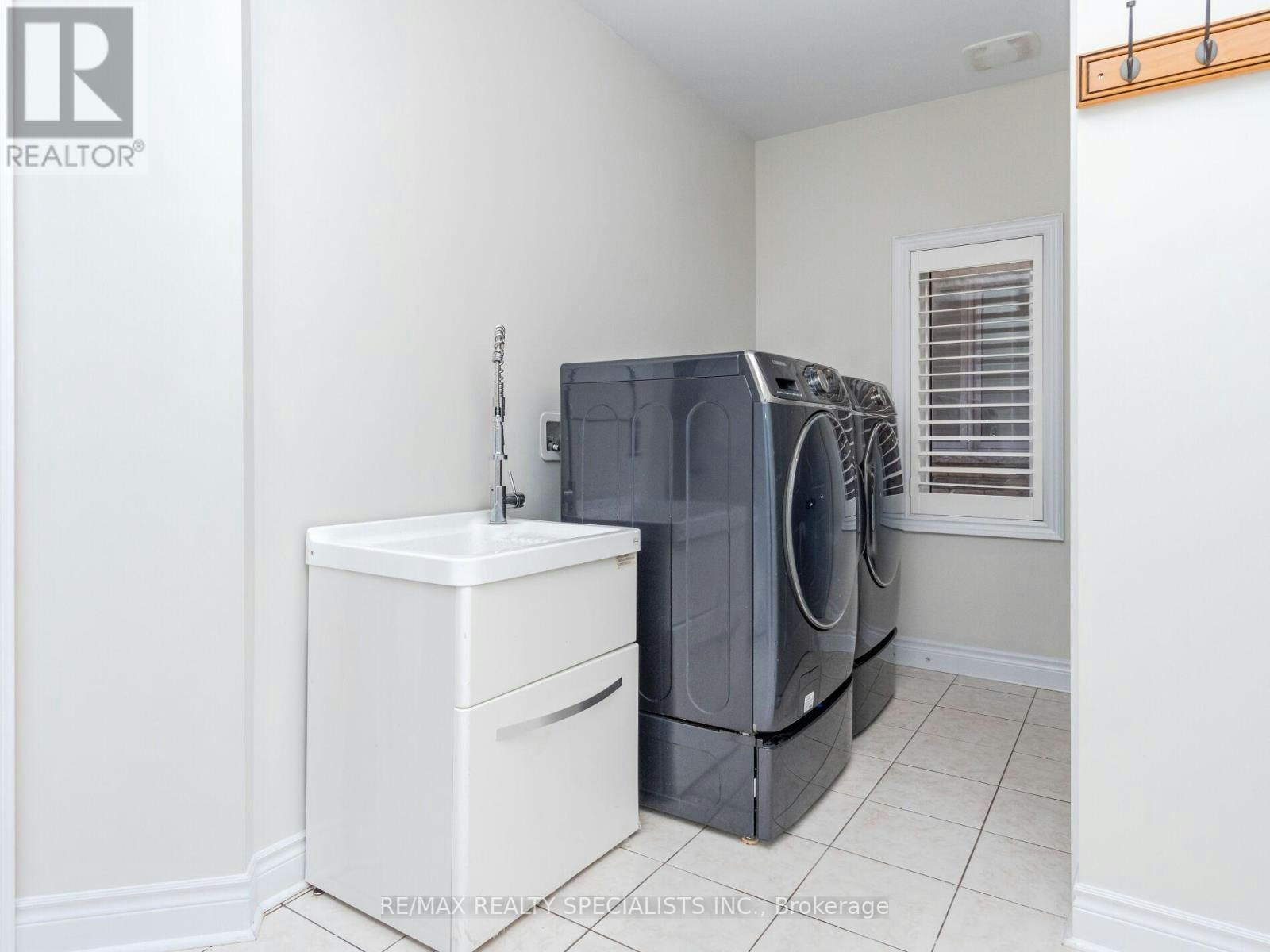4 Mithcell Crescent, Mono, ON, L9W 2Z2 - 9