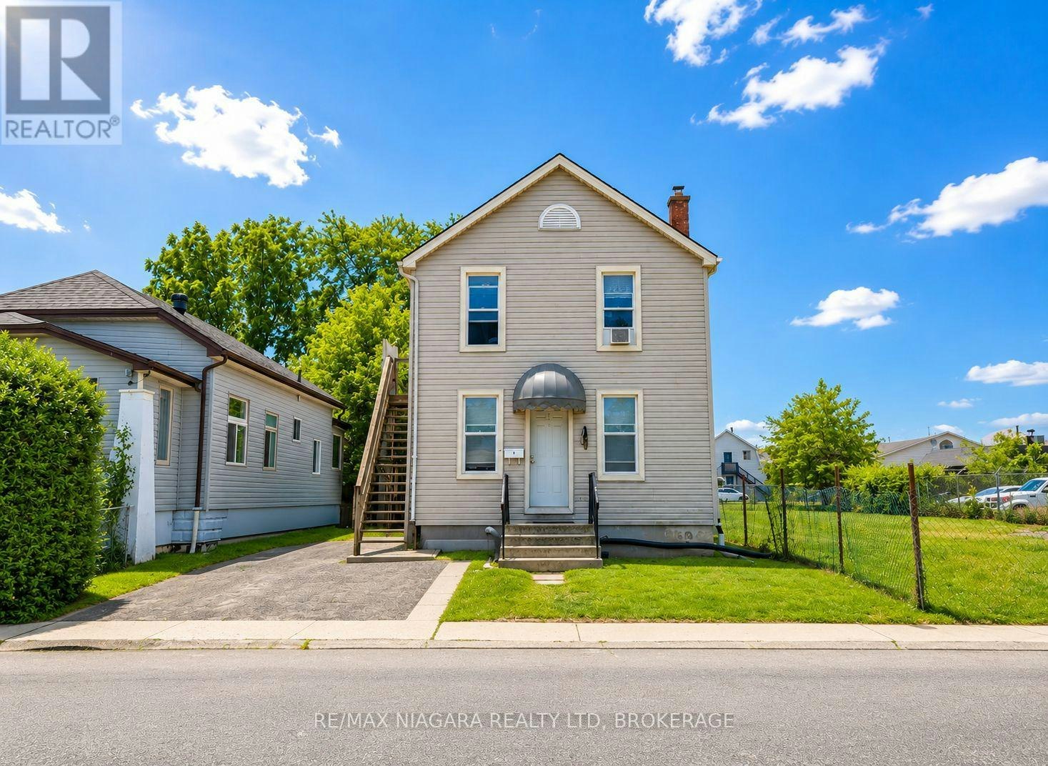 4 Manchester Avenue, St. Catharines, ON, L2R 1N8