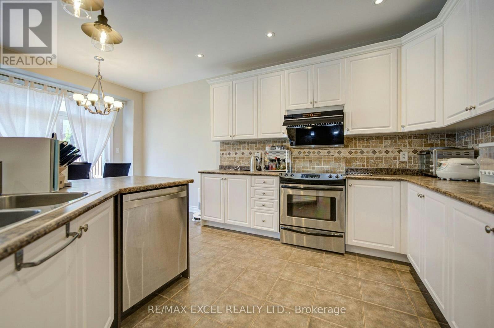 202 Lawn Crescent WEST, Whitchurch-Stouffville, ON, L4A 0B4 - 17