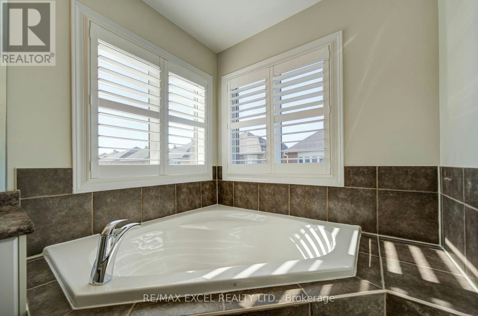 202 Lawn Crescent WEST, Whitchurch-Stouffville, ON, L4A 0B4 - 48