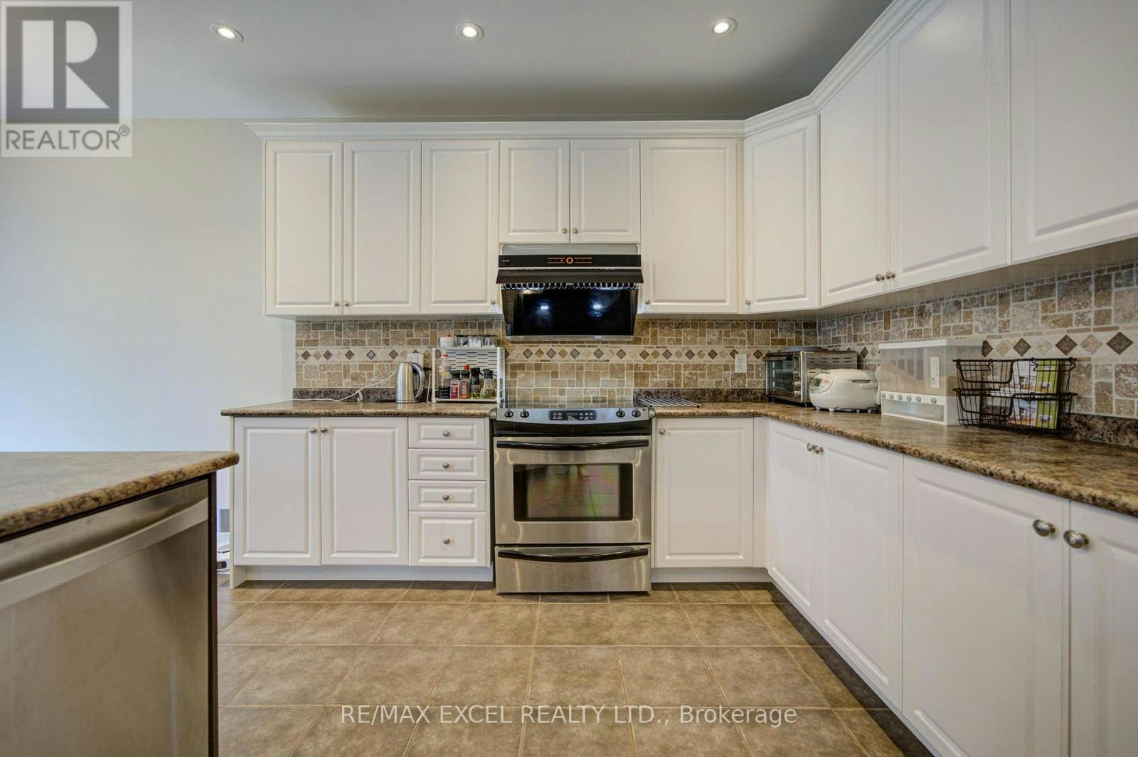 202 Lawn Crescent WEST, Whitchurch-Stouffville, ON, L4A 0B4 - 18