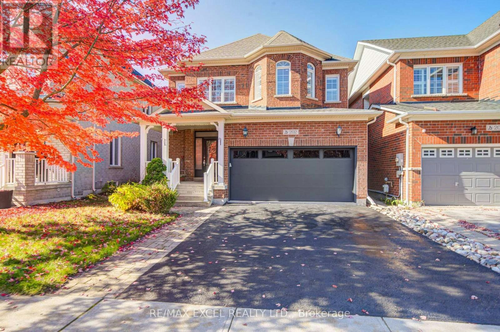202 Lawn Crescent WEST, Whitchurch-Stouffville, ON, L4A 0B4 - 2