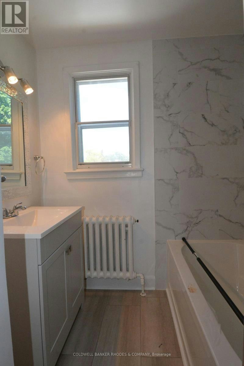 177 St Laurent Boulevard, Ottawa, ON, K1K 2Y6 - 9