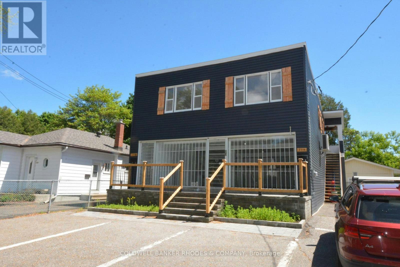 177 St Laurent Boulevard, Ottawa, ON, K1K 2Y6