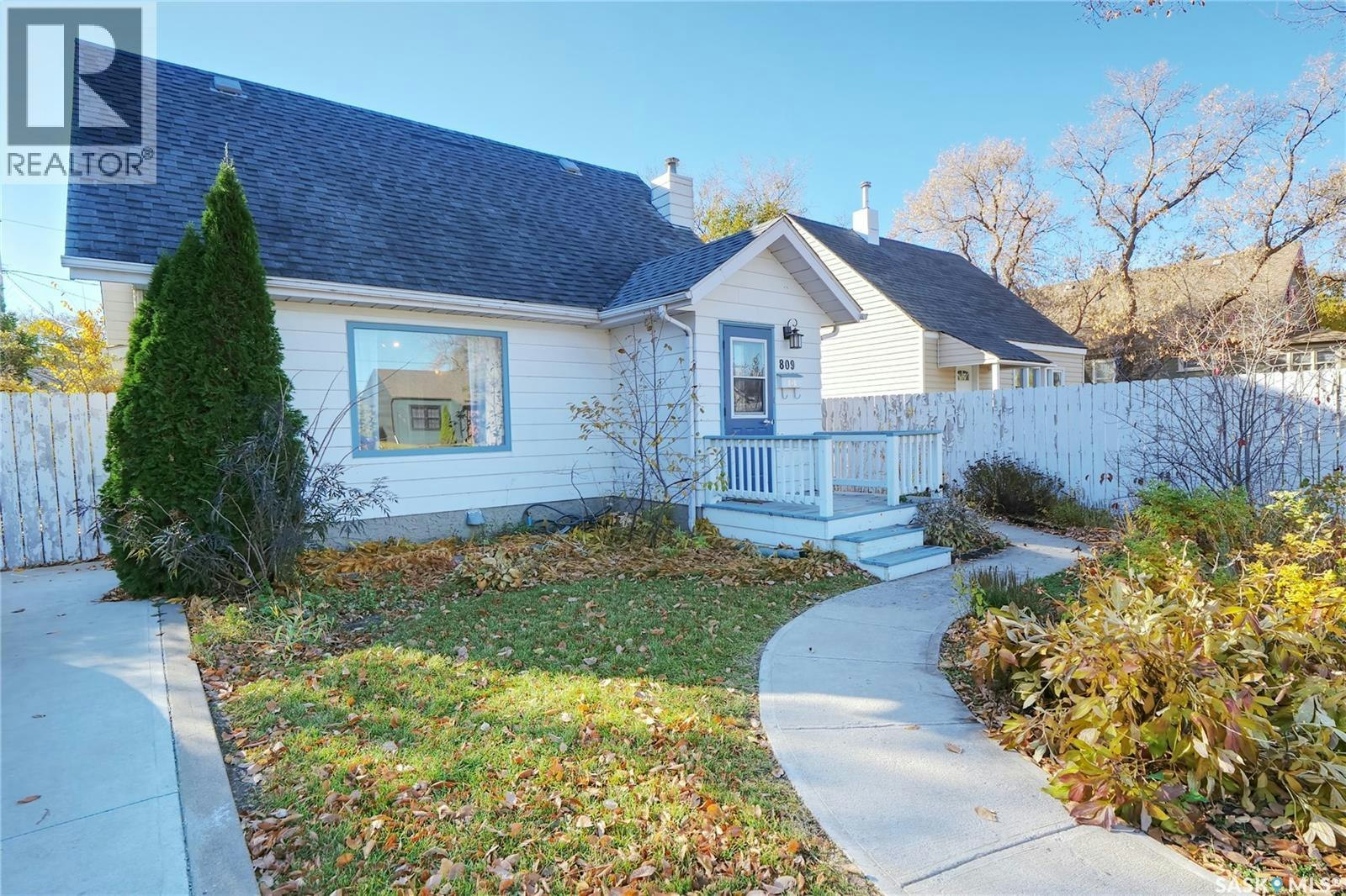 809 Athabasca Street E, Moose Jaw, SK, S6H 0M6