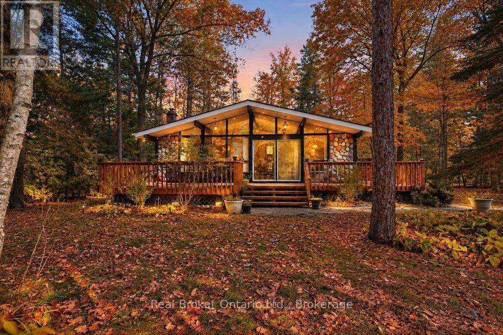 38 Deanlea Boulevard, Tiny, ON, L0L 2T0