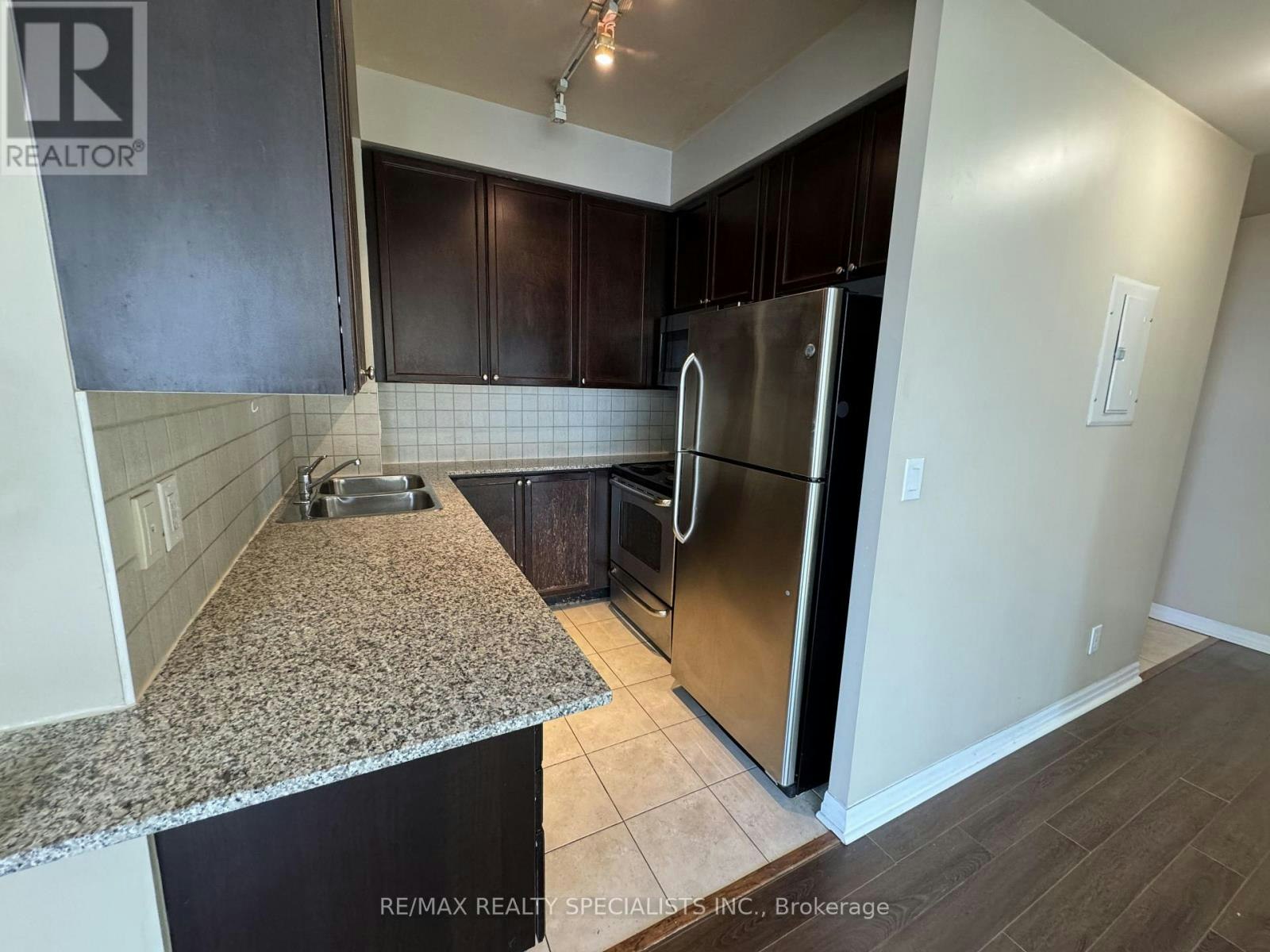 2302-225 Webb Drive, Mississauga, ON, L5B 4P2 - 2