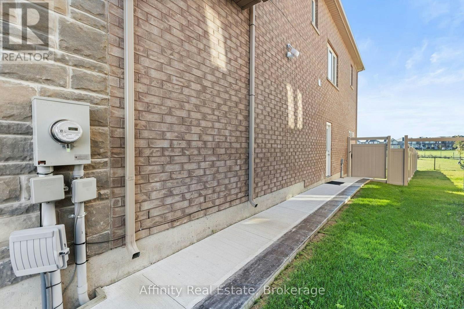 BSMT-64 Shawbridge Court, Hamilton, ON, L8J 0M8 - 18