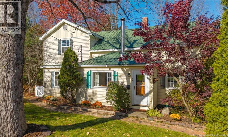 5 Hartford Lane