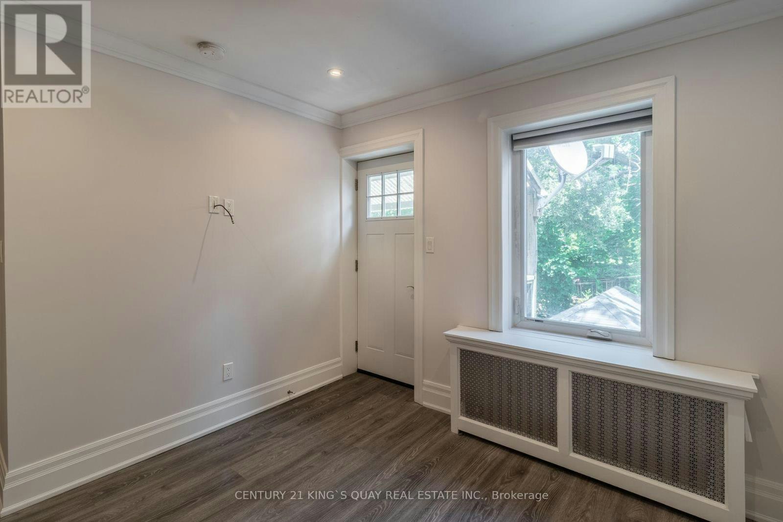 UPPER-301 Cleveland Street, Toronto, ON, M4S 2W7 - 14