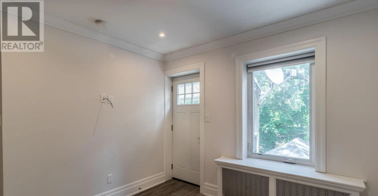 UPPER-301 Cleveland Street, Toronto, ON, M4S 2W7 - 14