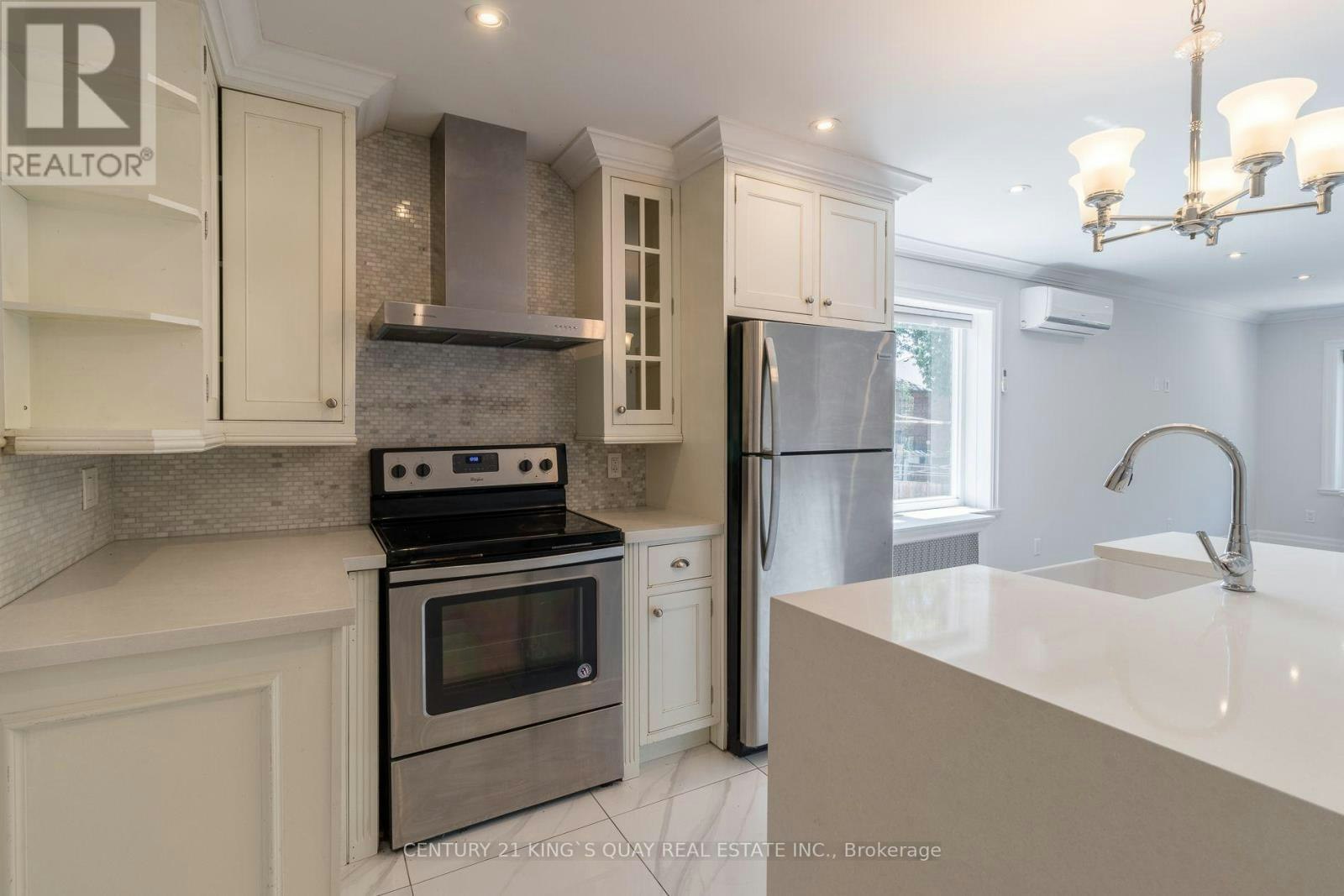 UPPER-301 Cleveland Street, Toronto, ON, M4S 2W7 - 9