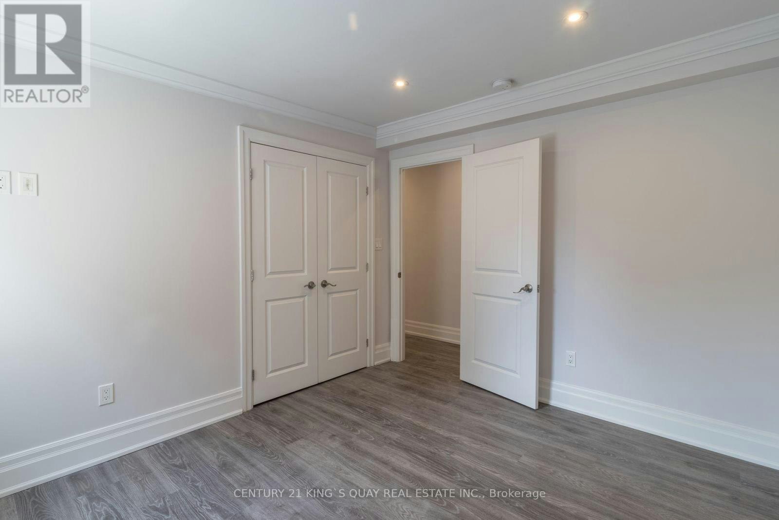 UPPER-301 Cleveland Street, Toronto, ON, M4S 2W7 - 12