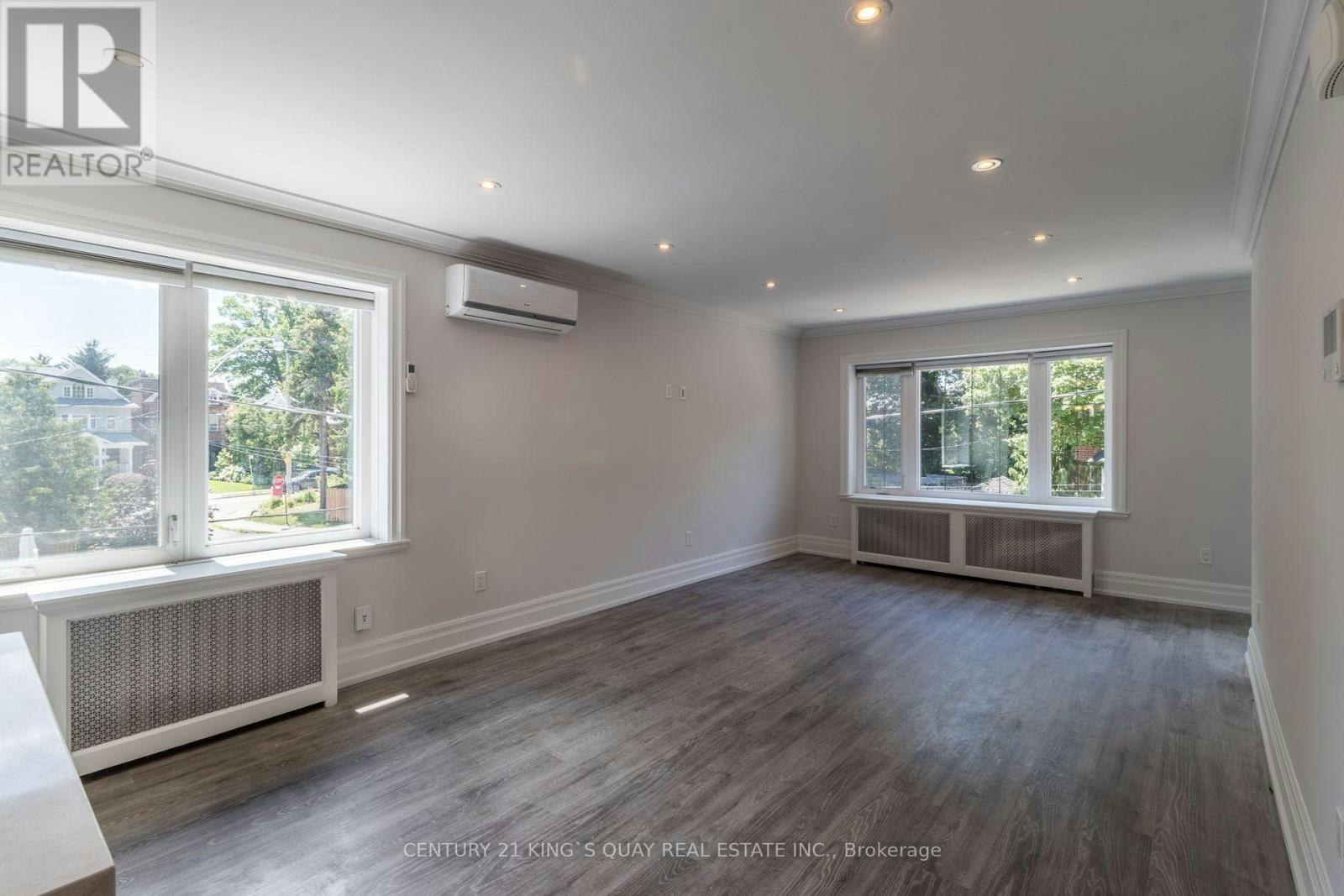 UPPER-301 Cleveland Street, Toronto, ON, M4S 2W7 - 4