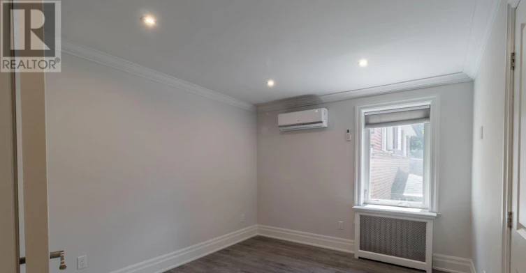 UPPER-301 Cleveland Street, Toronto, ON, M4S 2W7 - 11