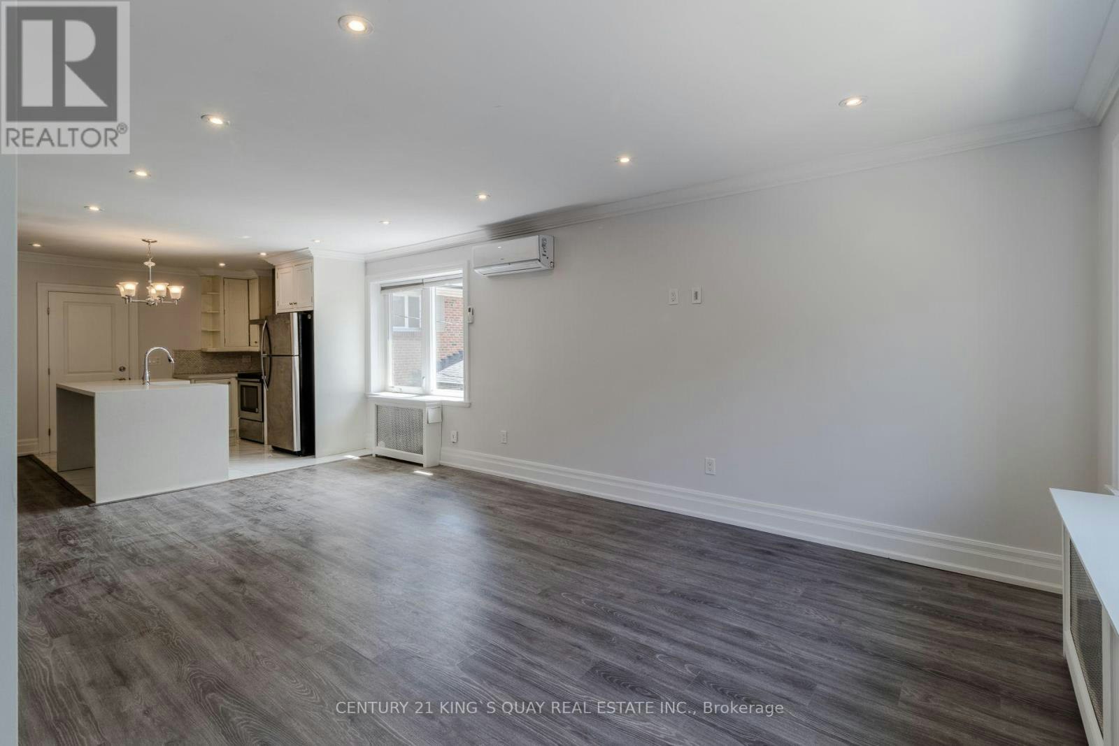 UPPER-301 Cleveland Street, Toronto, ON, M4S 2W7 - 2