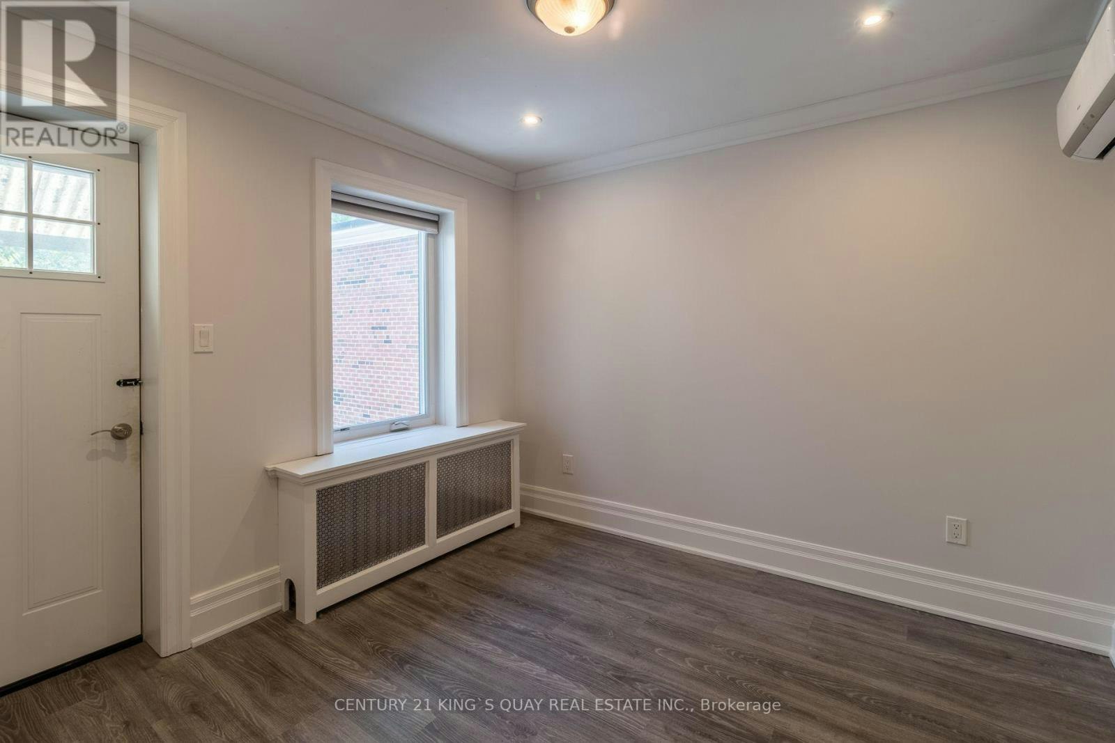 UPPER-301 Cleveland Street, Toronto, ON, M4S 2W7 - 13