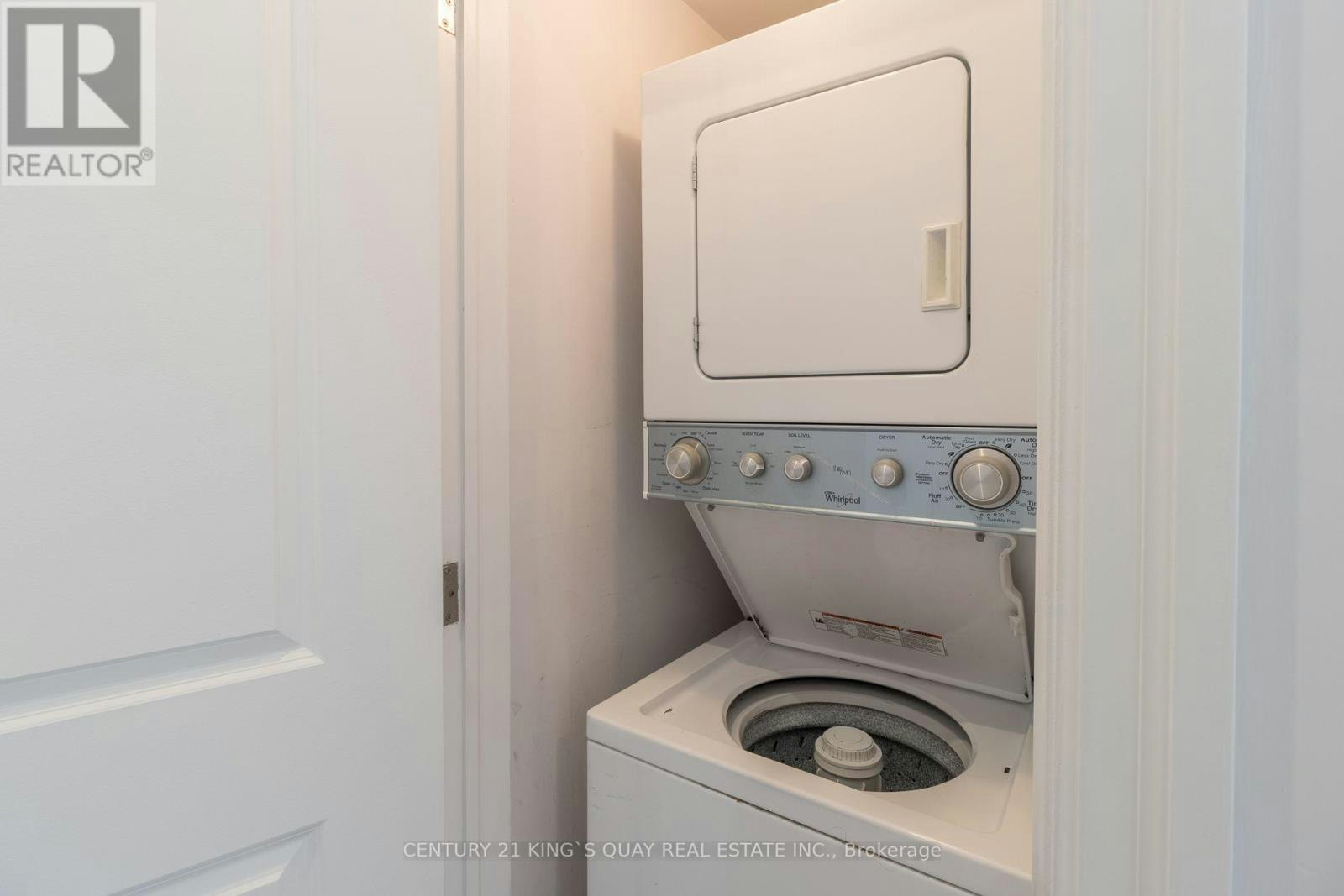 UPPER-301 Cleveland Street, Toronto, ON, M4S 2W7 - 10