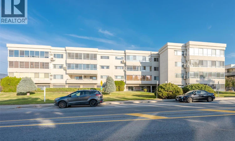 204-195 W Warren Avenue