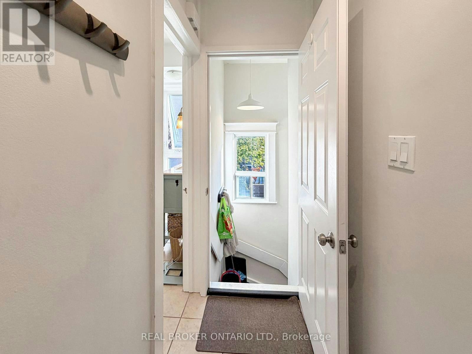 UPPER-79 Blantyre Avenue, Toronto, ON, M1N 2R6 - 14